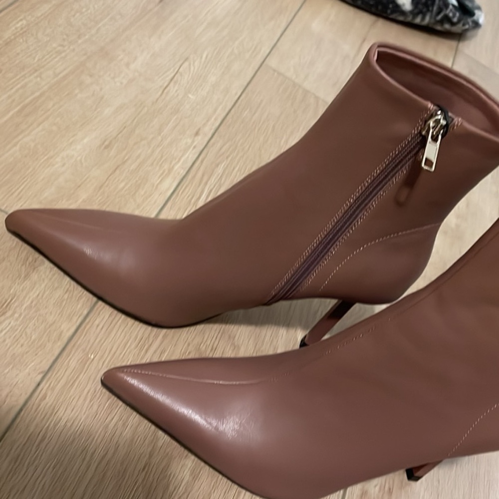 BNWT Zara size 36 leather ankle boots